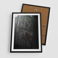 Plakat w ramie 50x70 - Jeleń wśród lasu - jeleń, las - rama czarna