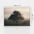 Obraz w ramie 120x80 - Zamglona Prostota - artystyczna fotografia, samotne drzewo na zamglonej łące - rama drewno