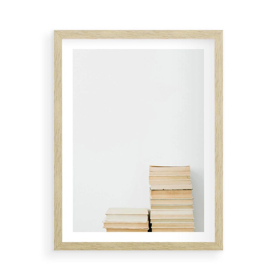 Plakat w ramie 50x70 - Stos Zakurzonych Opowieści - stos książek, ksiązki na stosie - rama drewno