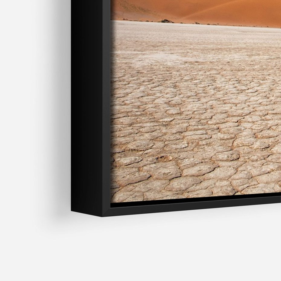 Obraz w ramie 50x70 - Słońce i Suche Drzewo - pustynia, suche - rama czarna