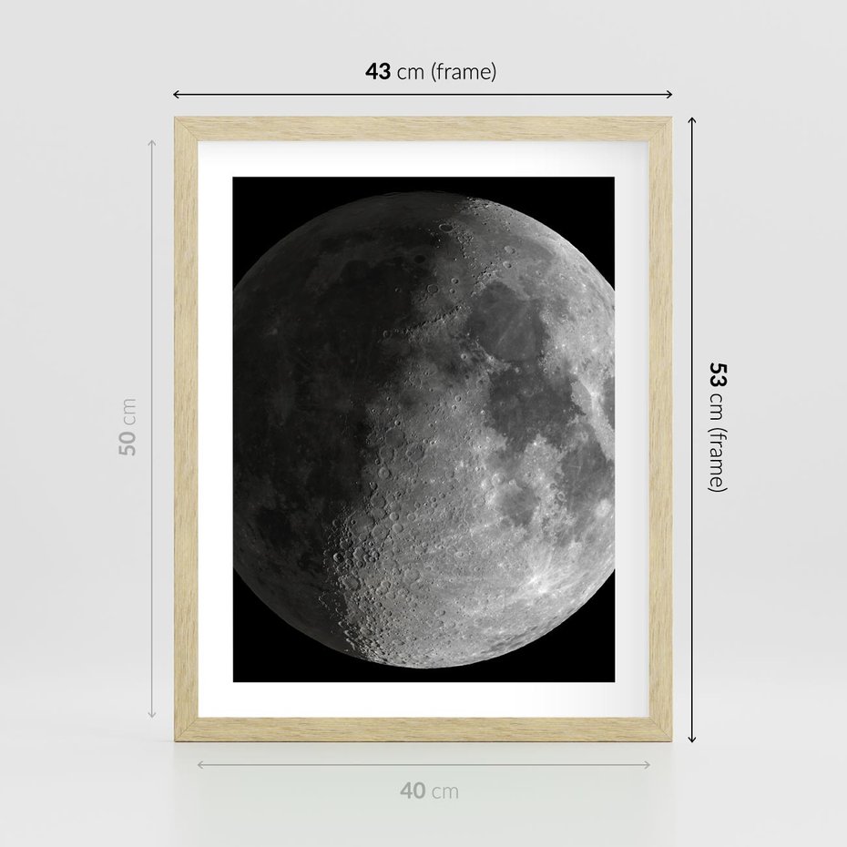 Plakat w ramie 40x50 - Kontrastowy księżyc w czerni i bieli - księżyc, czarno - rama drewno