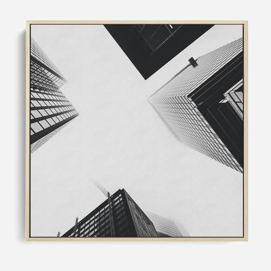 Obraz w ramie 80x80 - Nowoczesna Dynamika - perspektywa, wieżowce - rama drewno
