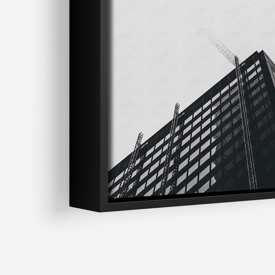 Obraz w ramie 70x100 - Nowoczesna Dynamika - perspektywa, wieżowce - rama czarna