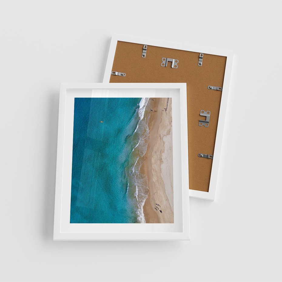 Plakat w ramie 40x50 - Spokój nad morzem - morze, plaża - rama biała