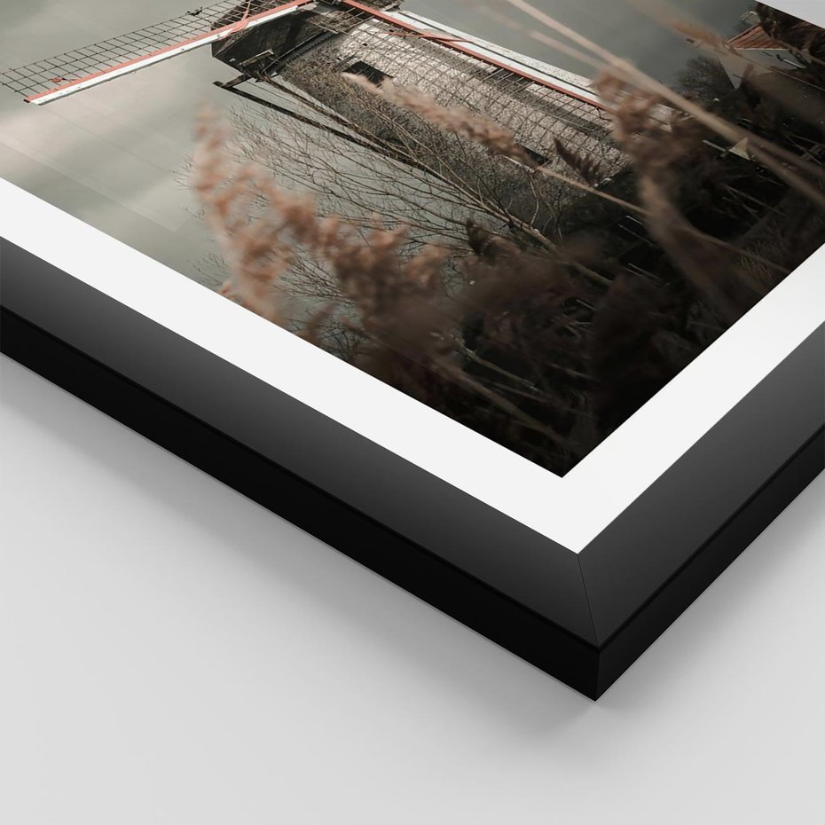 Plakat w ramie 40x50 - Wiejska Idylla: Młyn w Polu - wiatrak, młyn w polu - rama czarna