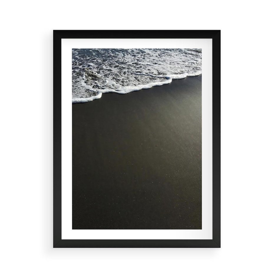 Plakat w ramie 50x70 - Morskie Fale na Plaży - plaża, morskie fale omywają piasek - rama czarna