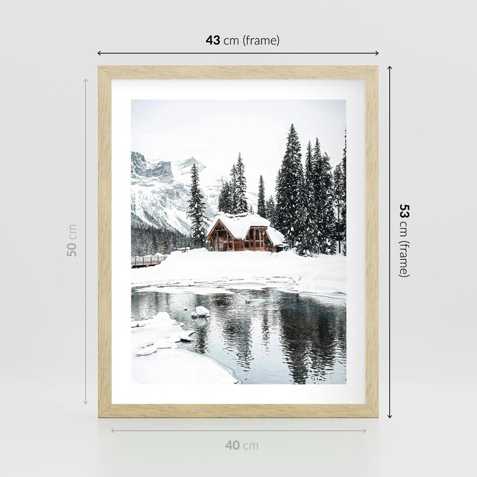 Plakat w ramie 40x50 - Urok Zimowego Krajobrazu - domek w górach, zima - rama drewno