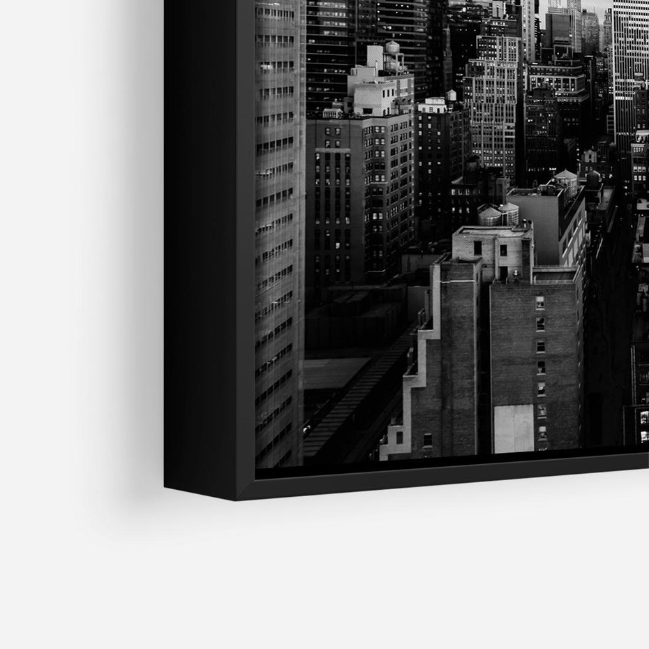 Obraz w ramie 50x50 - Wibracje Miejskiego Życia - miasto, wieżowce - rama czarna
