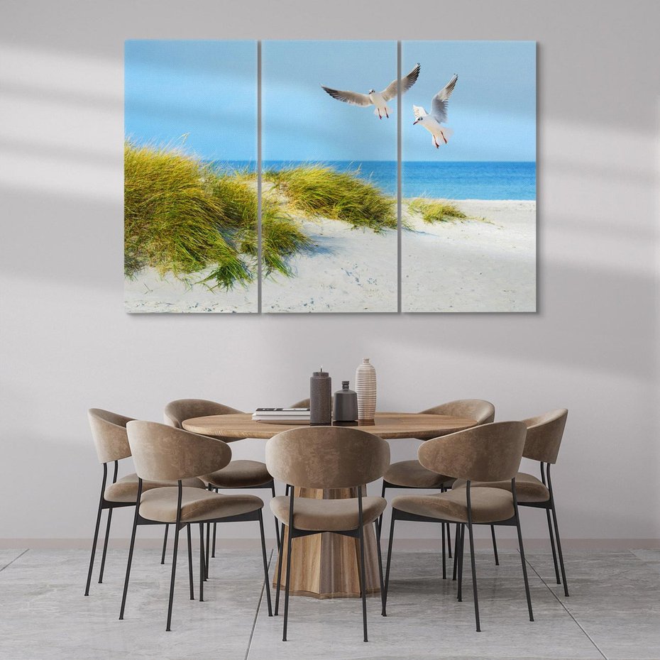 Obraz na płótnie 120x80 - Mewy nad morską plażą - mewy, plaża