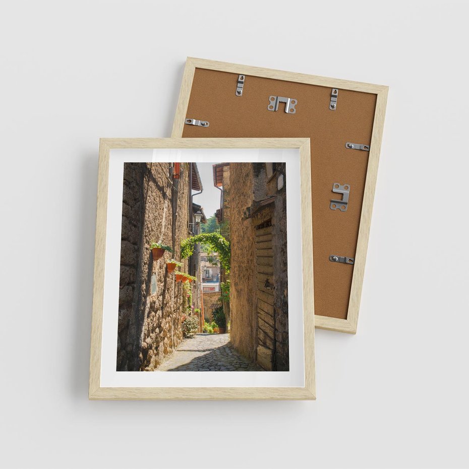 Plakat w ramie 40x50 - Włoska uliczka w perspektywie - Włochy, uliczka - rama drewno
