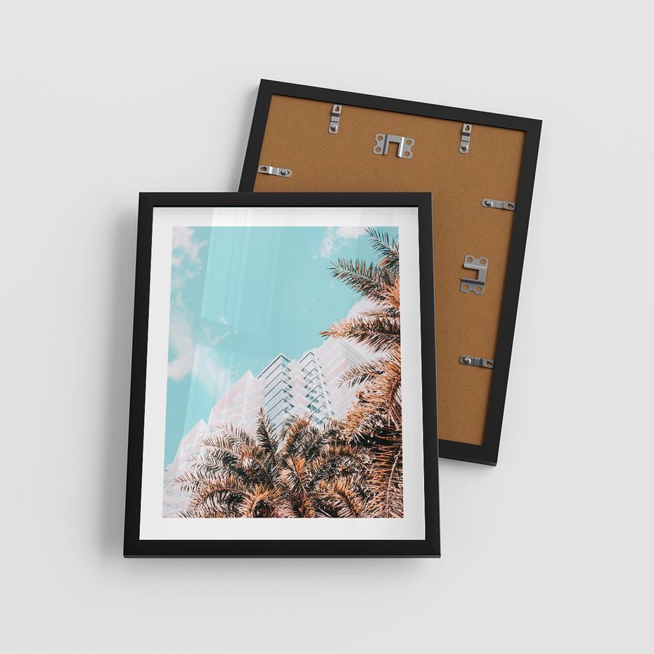 Plakat w ramie 40x50 - Wakacyjny Raj - palmy, wysokie budynki - rama czarna