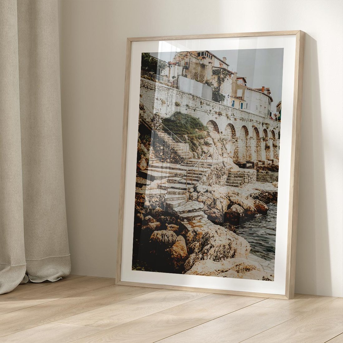 Plakat w ramie 50x70 - Morze i Klify - skaliste wybrzeże, nad morzem - rama drewno