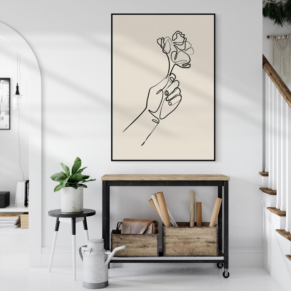 Obraz w ramie 70x100 - Szkic Kwiatu - kwiat w dłoni, szkic - rama czarna