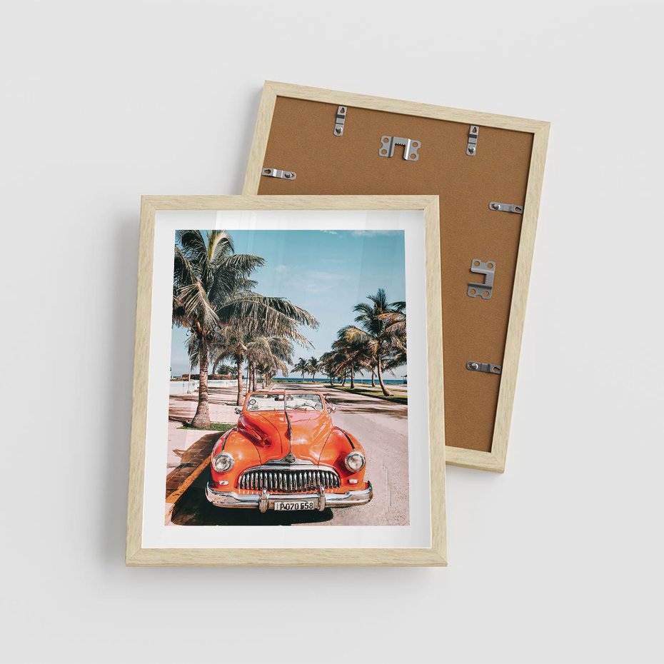Plakat w ramie 40x50 - Retro Przejażdżka - pomarańczowy retro samochód, kabriolet - rama drewno