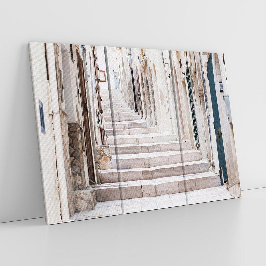 Obraz na płótnie 120x80 - Urokliwa uliczka w perspektywie - uliczka, perspektywa