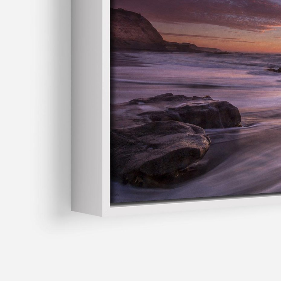 Obraz w ramie 50x50 - Spojrzenie w głąb duszy - zachód słońca, zmierzch - rama biała