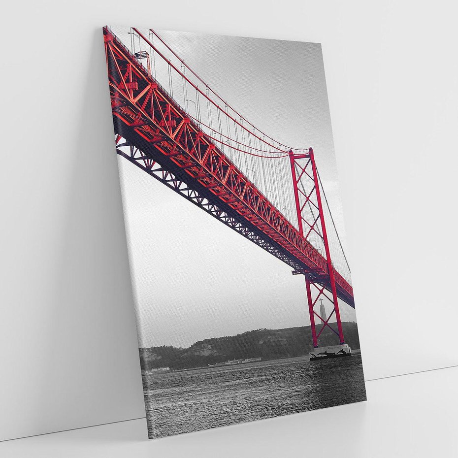 Obraz na płótnie 80x120 - Majestatyczny Most - czarno biała fotografia, czerwony stalowy most nad rzeką