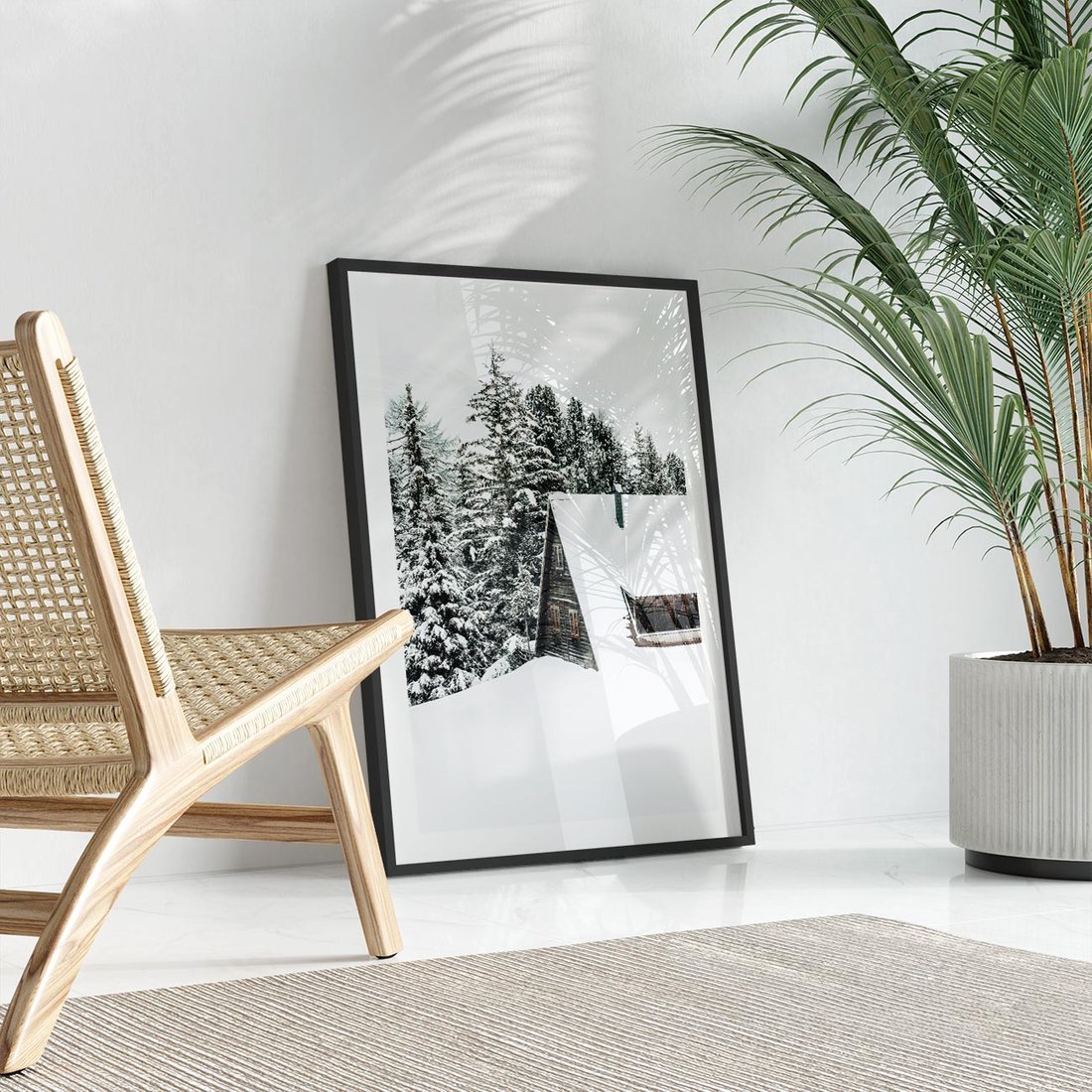 Plakat w ramie 50x70 - Zimowy Urok - śnieg, domek w górach - rama czarna