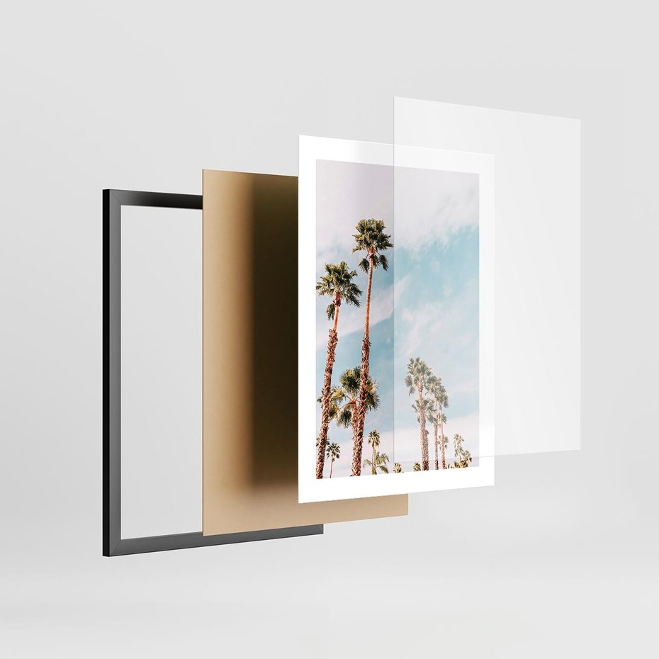 Plakat w ramie 30x40 - Tropikalna Sielskość: Palmy i Błękitne Niebo - palmy na tle błękitnego nieba - rama czarna