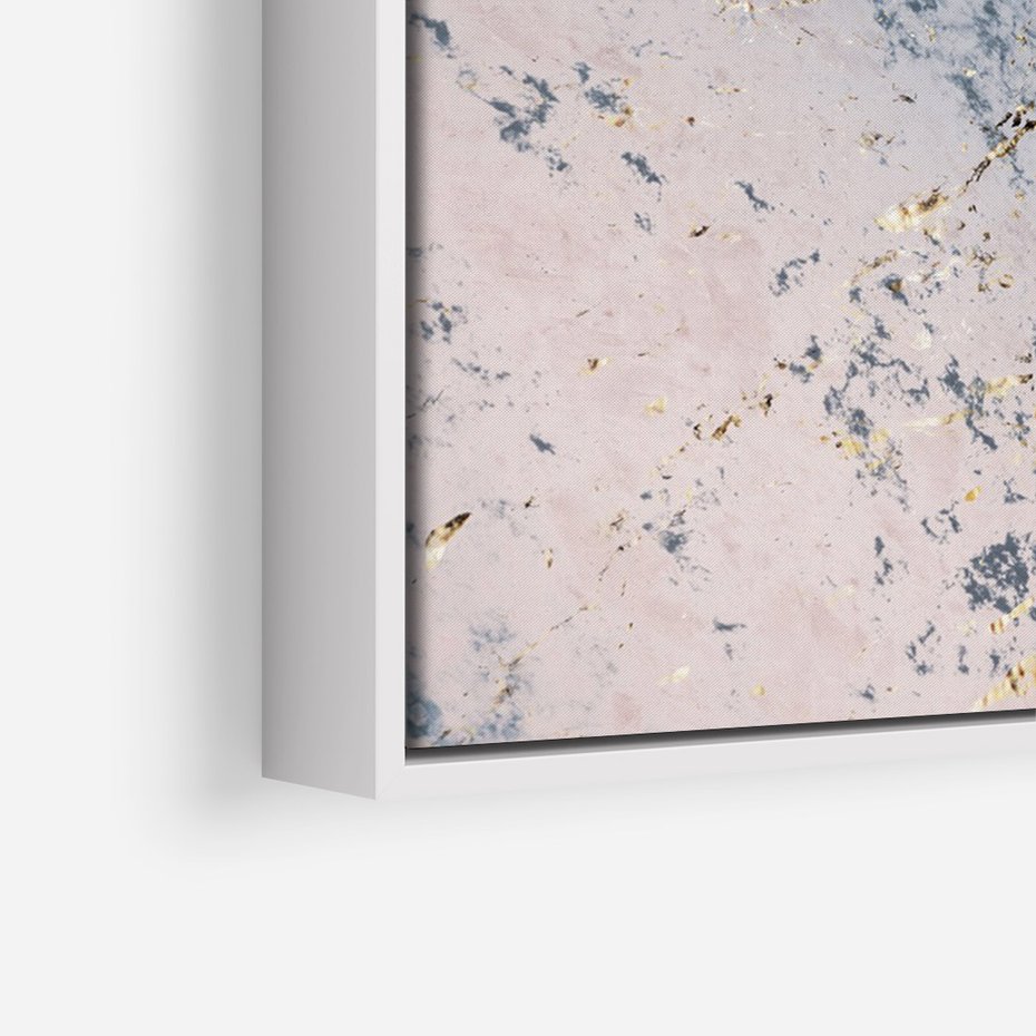 Obraz w ramie 80x120 - Elegancja i Wyrafinowanie - marmur, złoto - rama biała