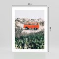Plakat bez ramy 40x50 - Podróże po Pustyni - stary samochód van, pomarańczowy