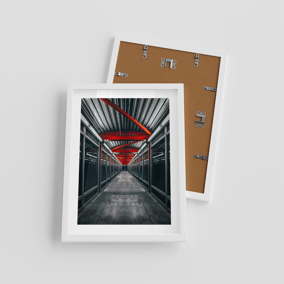 Plakat w ramie 30x40 - Nieskończoność Przestrzeni - korytarz, perspektywa - rama biała