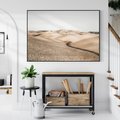 Obraz w ramie 100x70 - Refleksyjny taniec myśli - pustynny krajobraz, odcienie sepii - rama czarna