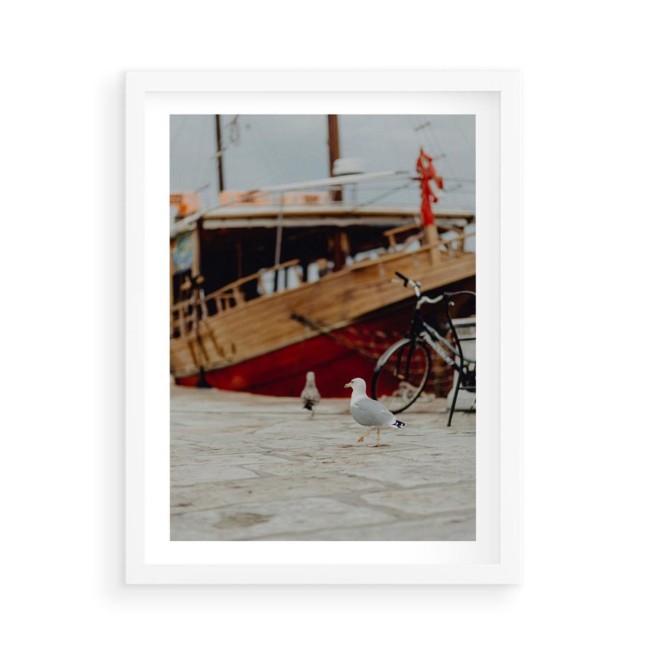 Plakat w ramie 50x70 - Przygoda na Horyzoncie - port, statek - rama biała