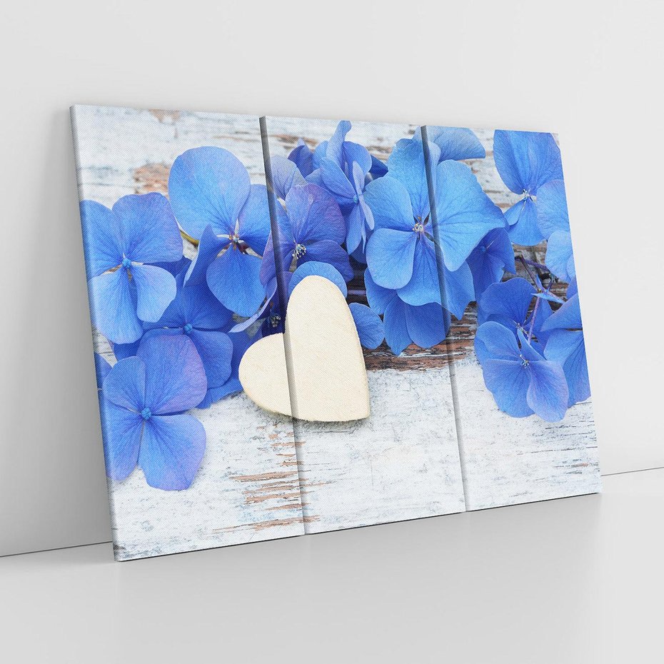 Obraz na płótnie 120x80 - Kwiatowe serce - kwiaty, serce