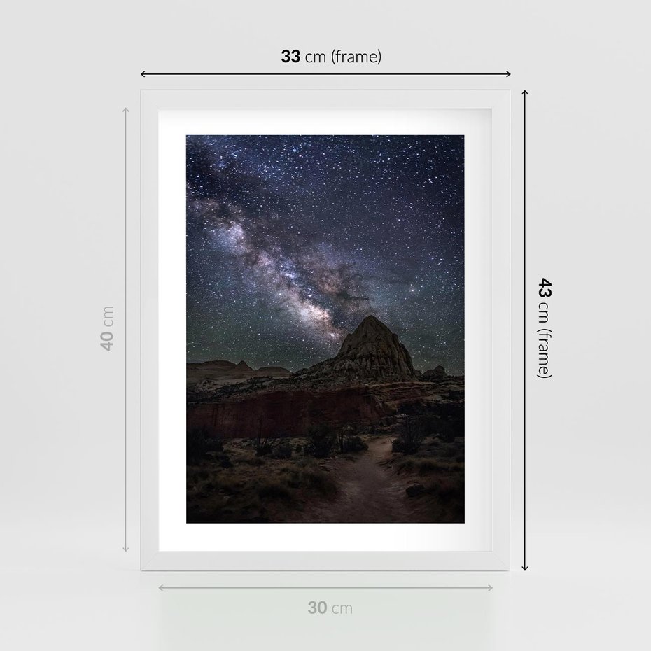 Plakat w ramie 30x40 - Gwiaździsta Noc na Pustyni - noc na pustyni, gwiździste niebo - rama biała