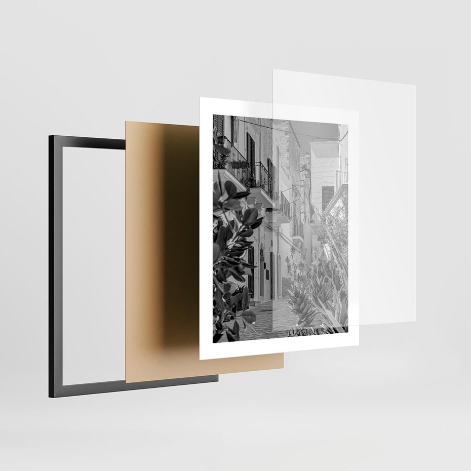 Plakat w ramie 40x50 - Nadmorska Uliczka - czarno białe zdjecie, uliczka w nadmorskim mieście - rama czarna