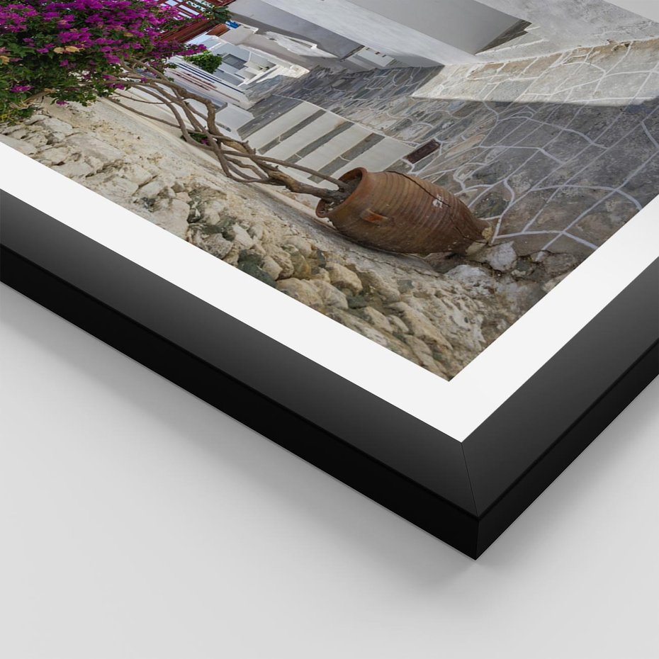 Plakat w ramie 40x50 - Perspektywiczna Uliczka: Miejski Labirynt - uliczka, perspektywa - rama czarna