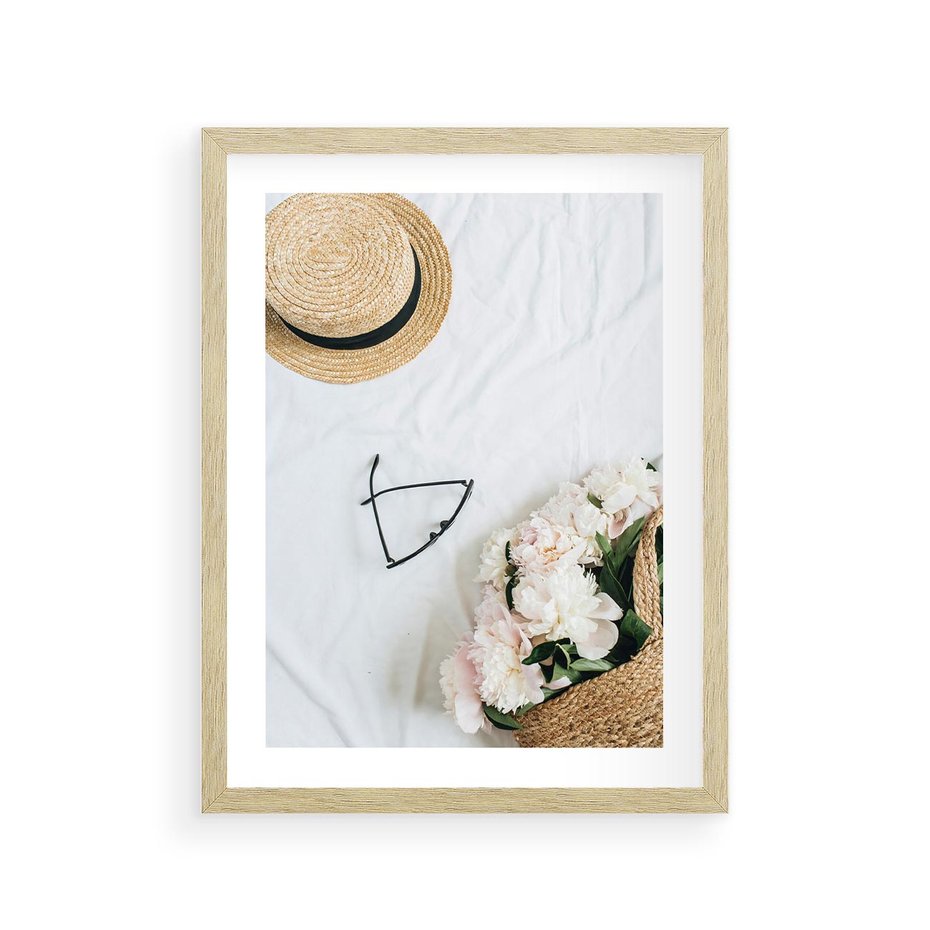 Plakat w ramie 30x40 - Urok Kobiecej Fotografii - kompozycja kobieca, fotografia - rama drewno