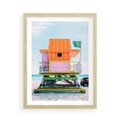 Plakat w ramie 50x70 - Plaża Miami w Słoneczny Dzień - domek ratownika, kolorowy - rama drewno