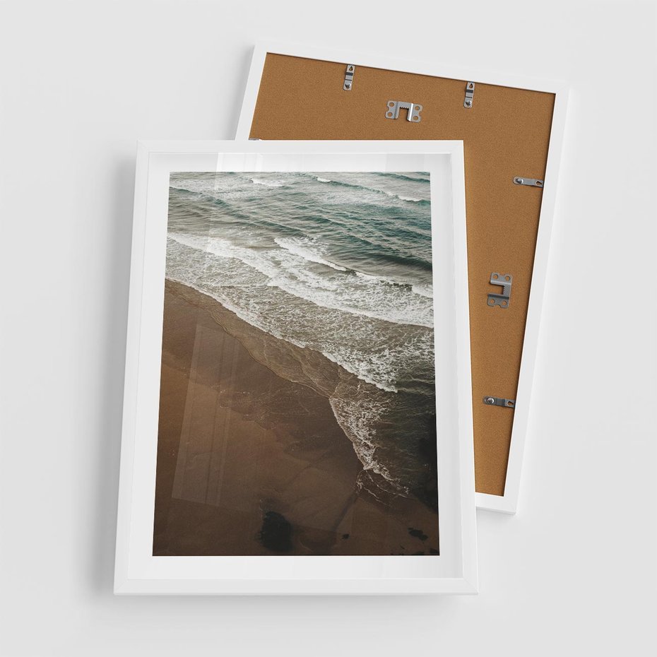 Plakat w ramie 50x70 - Spokój nad plażą - plaża, morze - rama biała