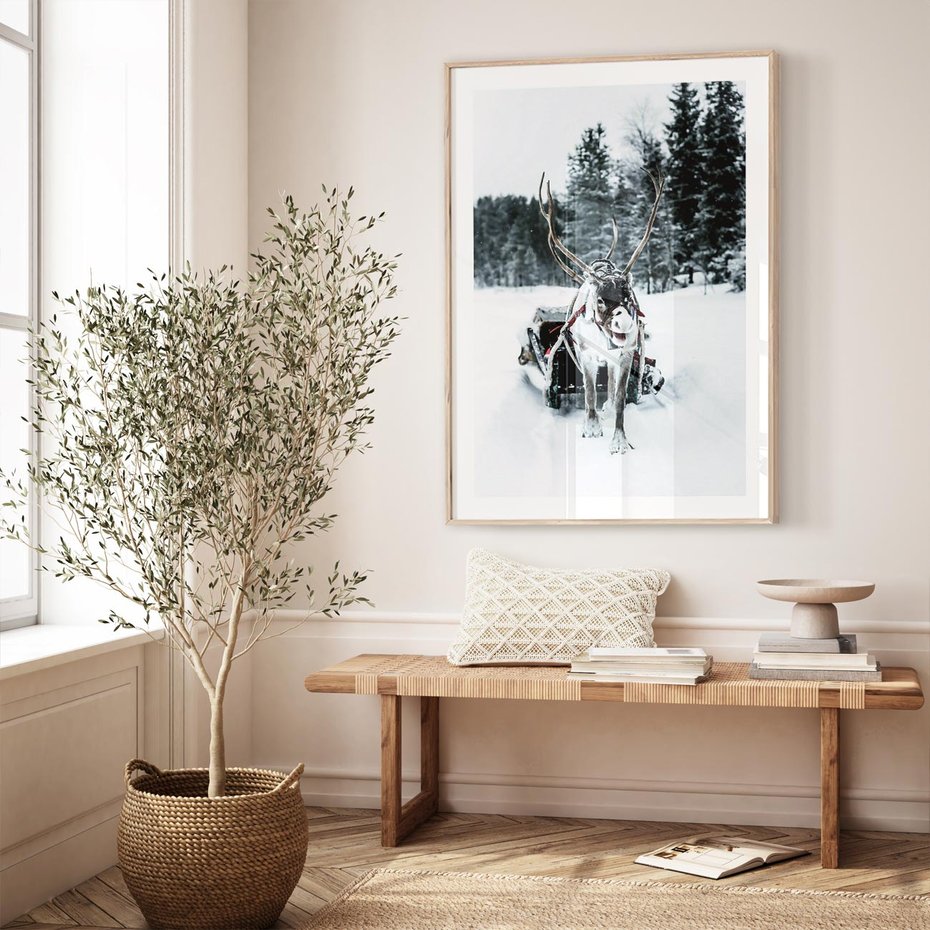 Plakat w ramie 40x50 - Świąteczna Przygoda - renifer, śnieg - rama drewno
