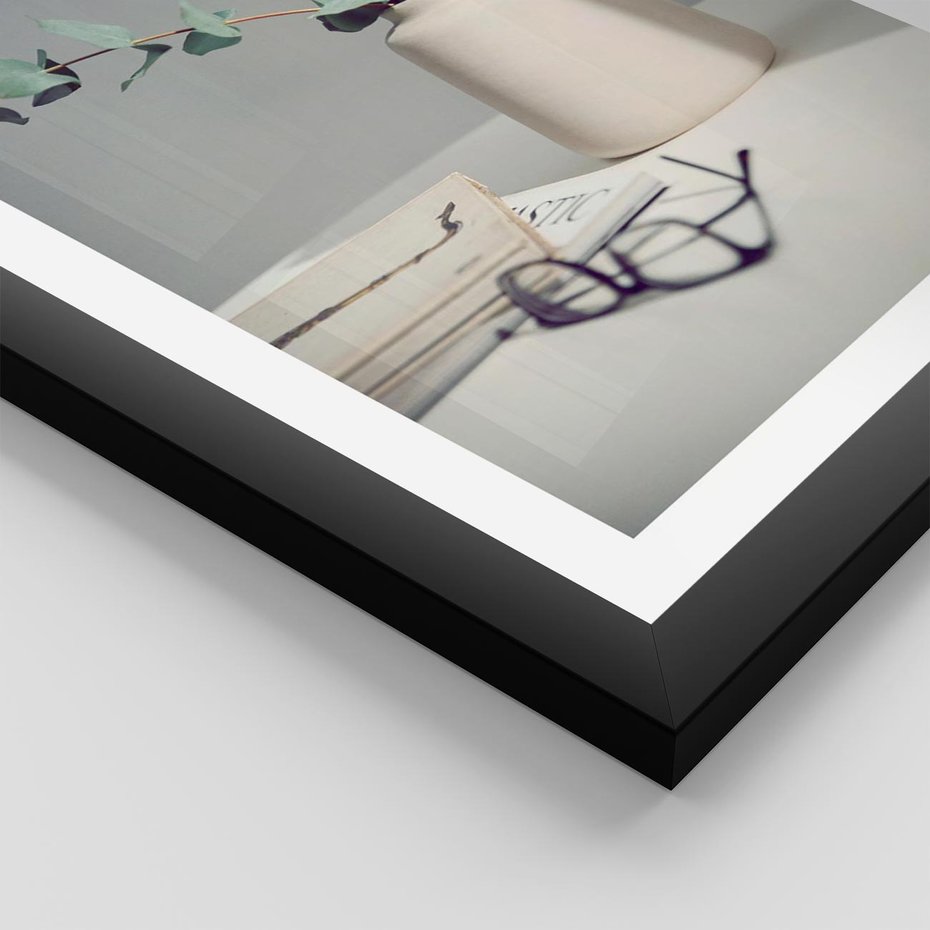 Plakat w ramie 40x50 - Eukaliptusowa Cisza - kompozycja, liście eukaliptusa w wazonie - rama czarna