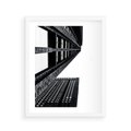 Plakat w ramie 40x50 - Geometryczna Asymetria - architektura, czarno białe zdjęcie - rama biała