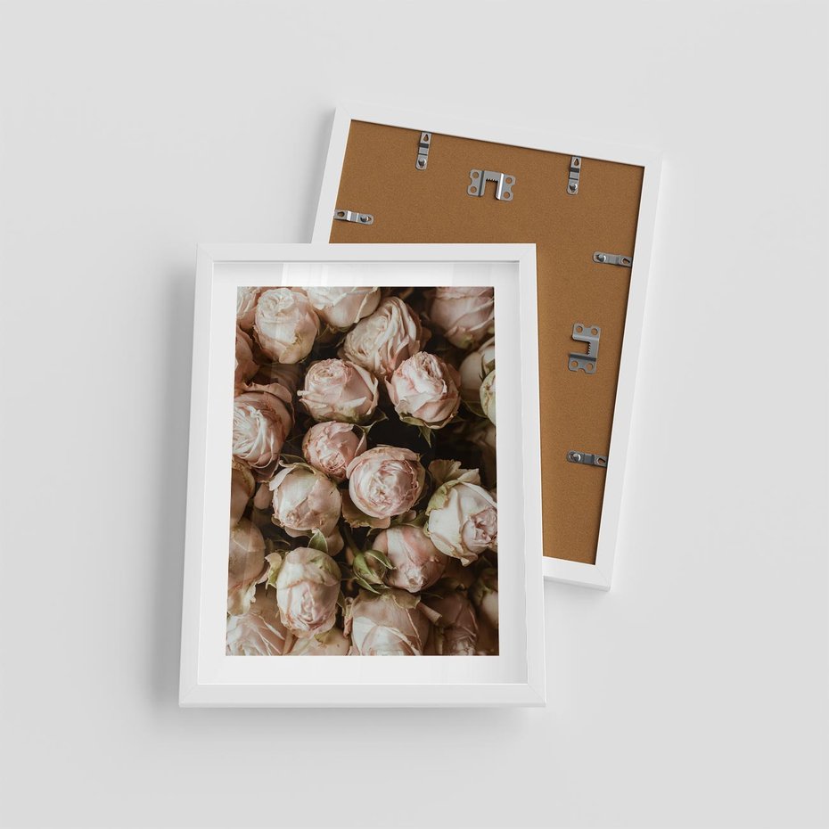 Plakat w ramie 30x40 - Róże i Różowe Kwiaty w Kompozycji - róże, różowe kwiaty - rama biała