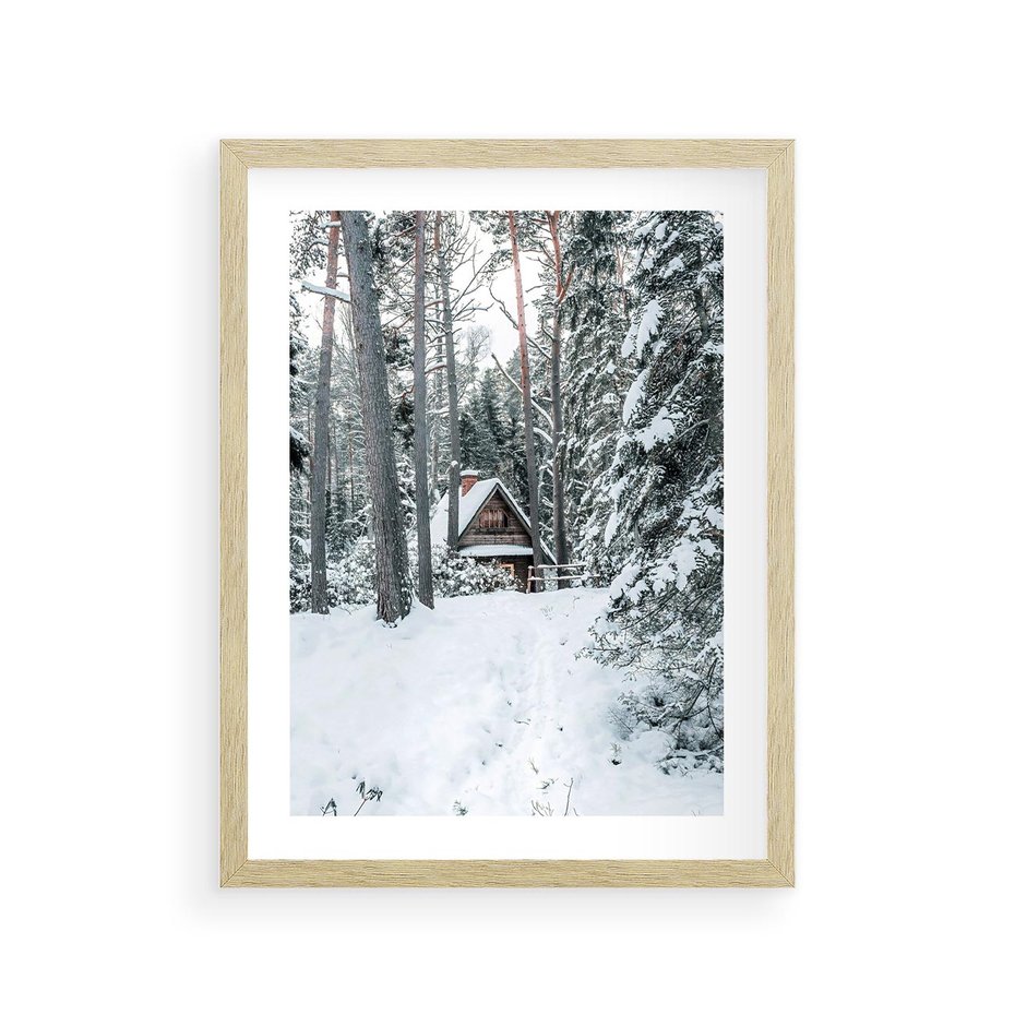 Plakat w ramie 30x40 - Spokój Zimowej Przygody w Lesie - domek w górach w lesie, zima - rama drewno