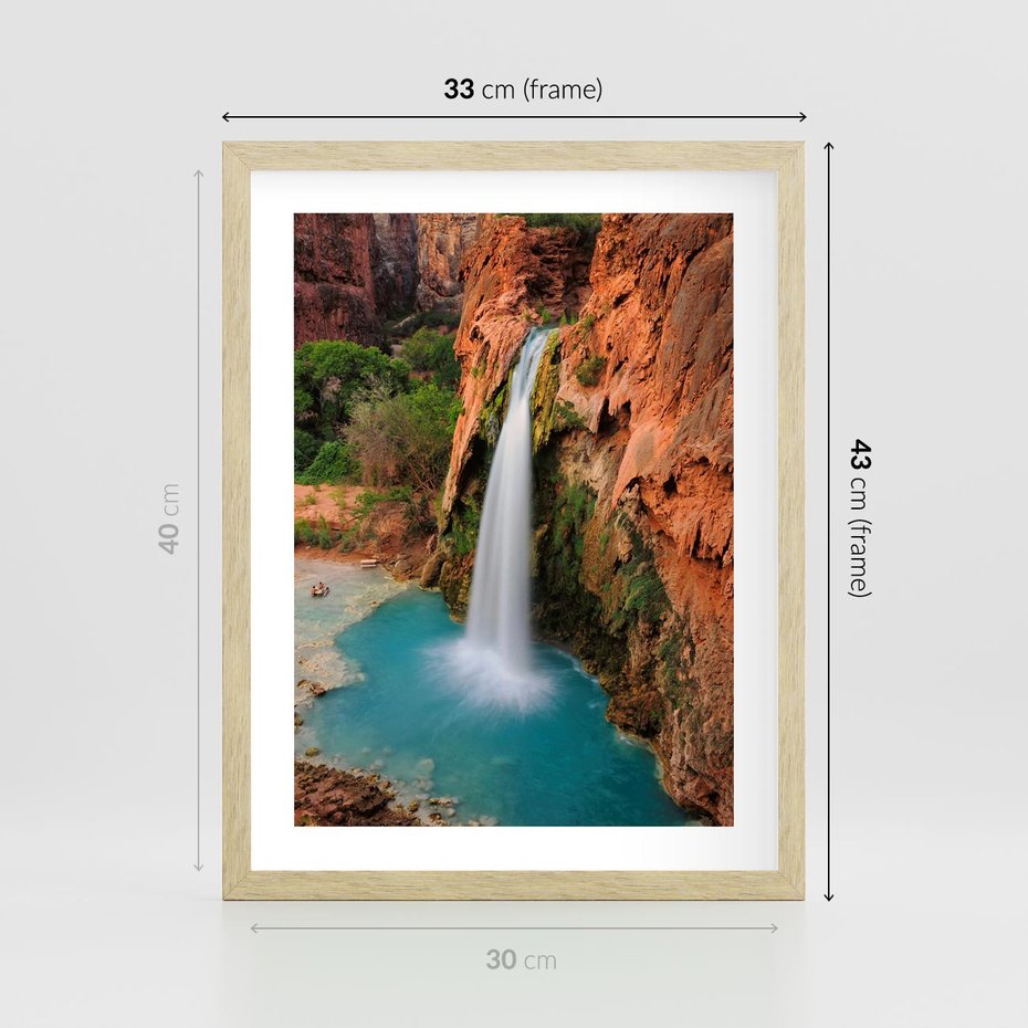 Plakat w ramie 30x40 - Wodospad wśród majestatycznych gór - wodospad, górski - rama drewno