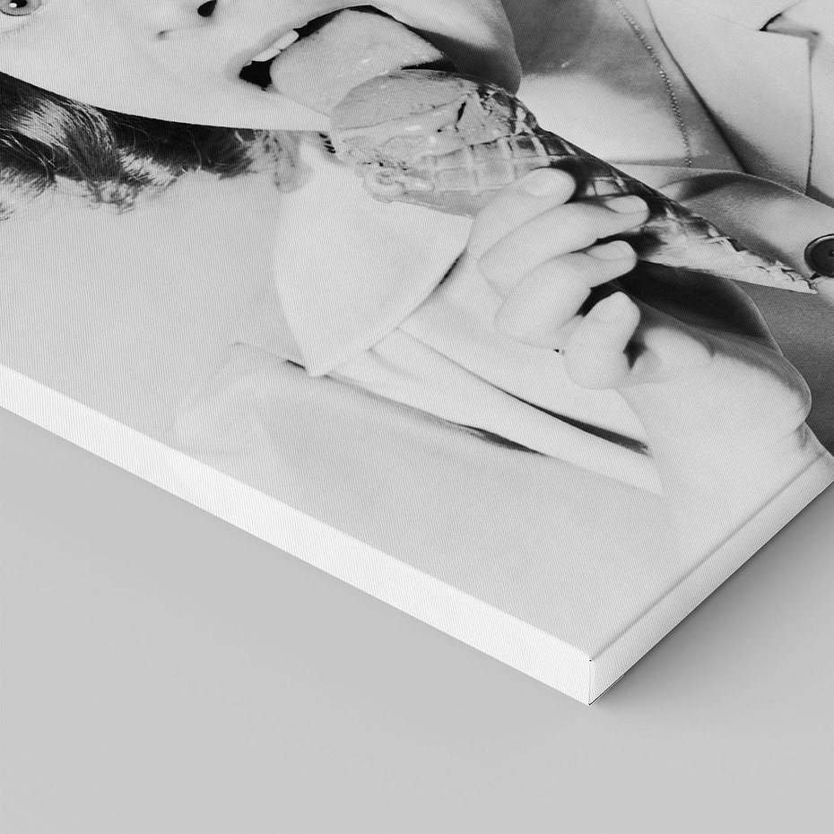 Obraz na płótnie 50x70 - Pyszny Deser - retro zdjęcie, czarno białe