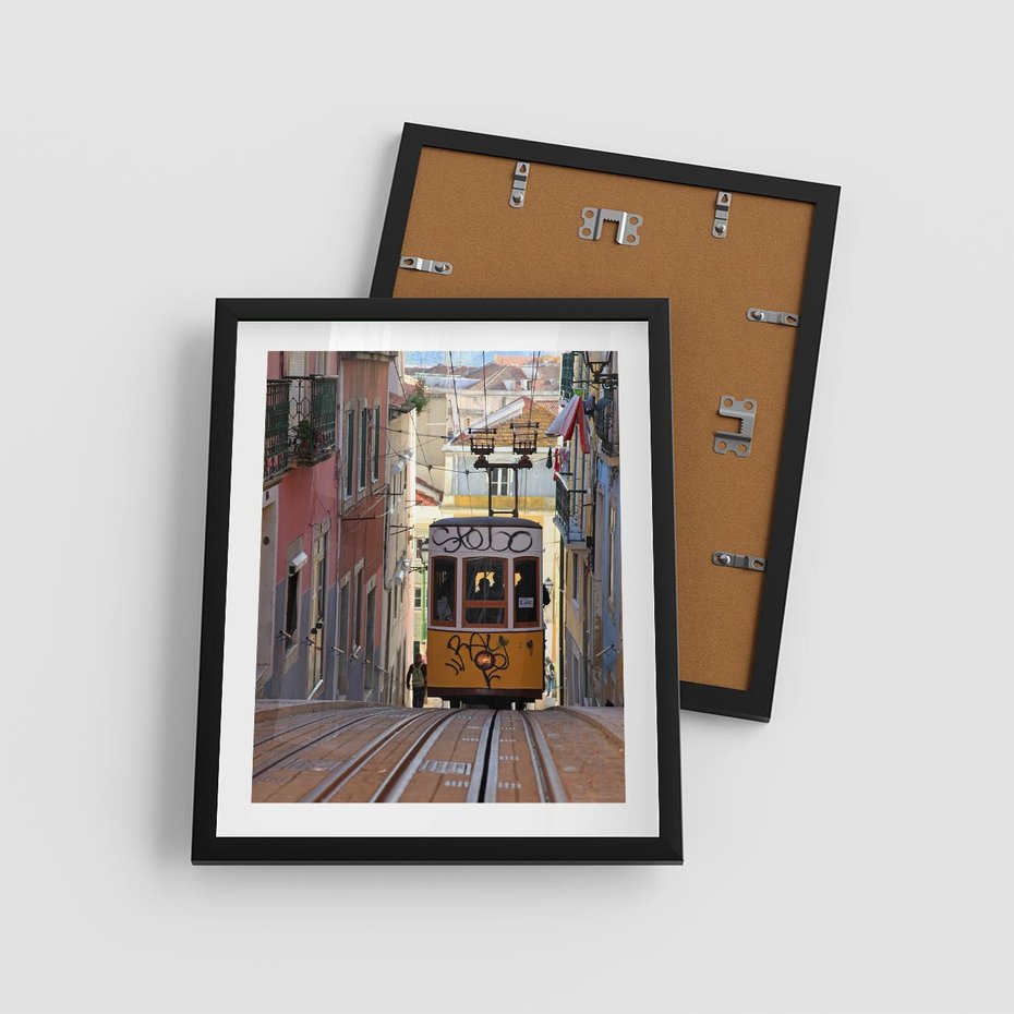 Plakat w ramie 40x50 - Lizbońskie tramwaje - podróż w czasie - Lizbona, tramwaj - rama czarna