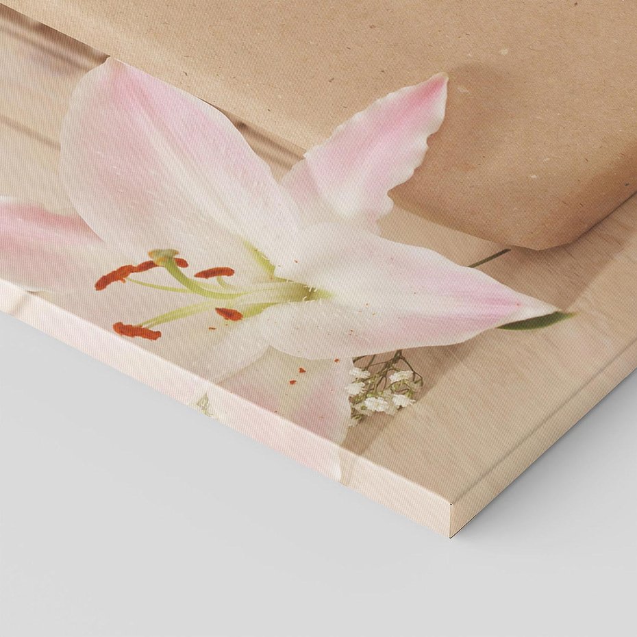 Obraz na płótnie 80x120 - Elegancja W Prostocie - kwiaty, mnimalizm