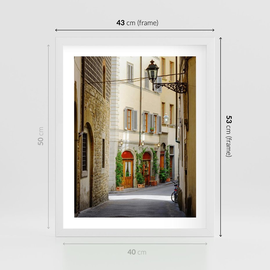 Plakat w ramie 40x50 - Uliczka: perspektywa miejskiego krajobrazu - uliczka, perspektywa - rama biała