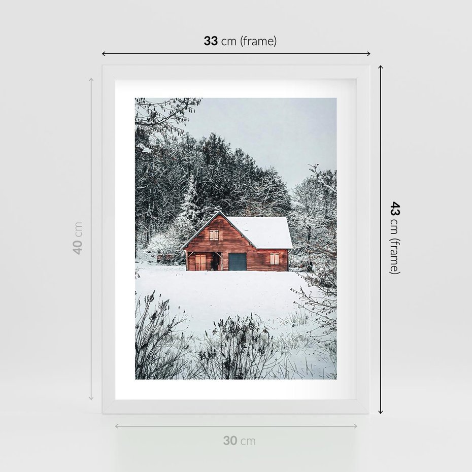 Plakat w ramie 30x40 - Domek w Górach Pokryty Śniegiem - domek w górach, śnieg - rama biała