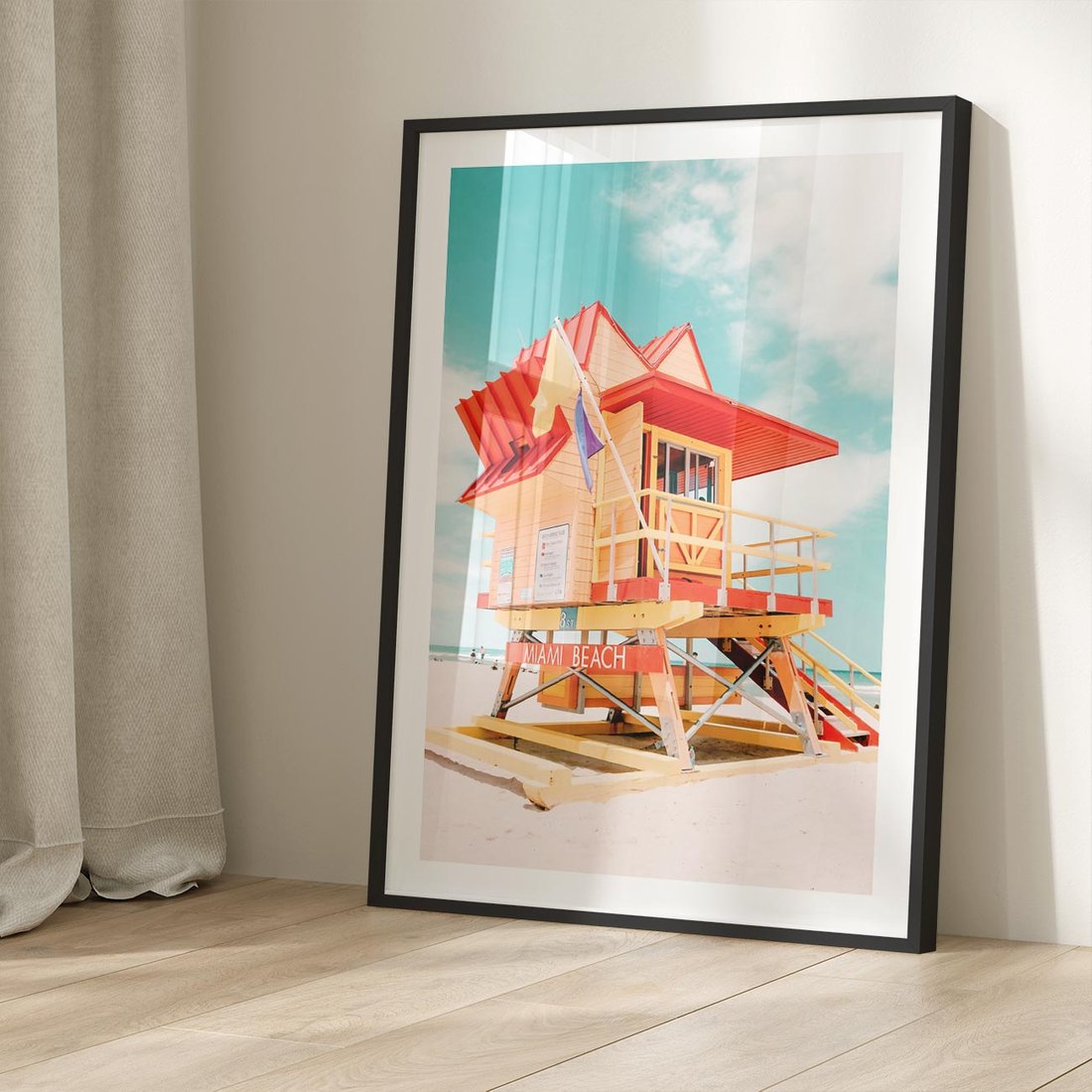 Plakat w ramie 40x50 - Rajski Widok - plaża miami, domek ratownika - rama czarna