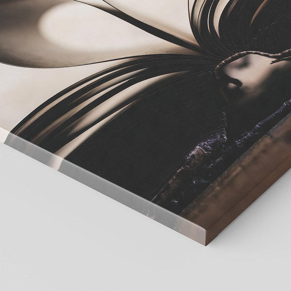 Obraz na płótnie 60x60 - Książka - Serce Retro - ksizka, serce