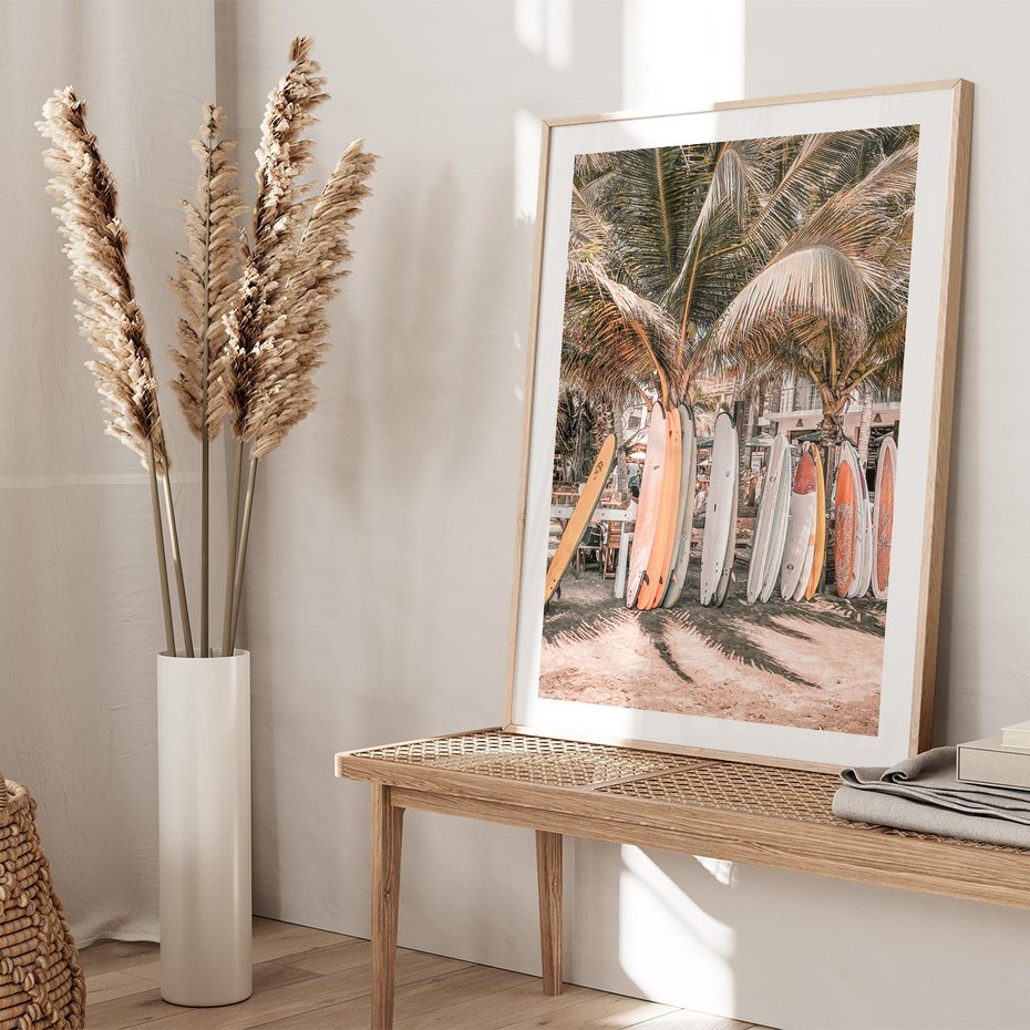 Plakat w ramie 50x70 - Surfingowy Raj - deski surfingowe, na plaży - rama drewno