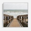 Obraz w ramie 80x80 - Morze i drewniany pomost - morze, pomost - rama biała